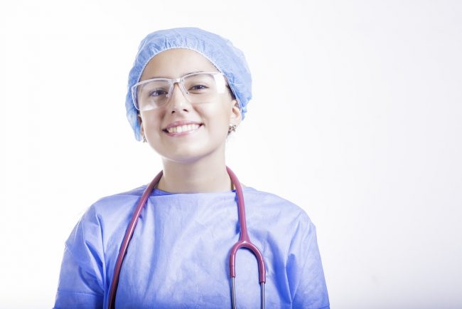 Stetoscopio-in-mano-ad-un-medico Sanità