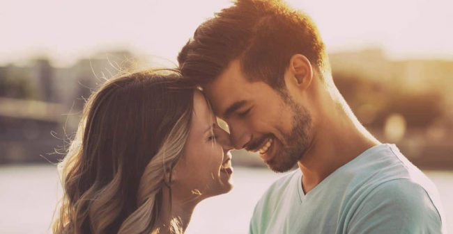 Coppia-che-ride Amore