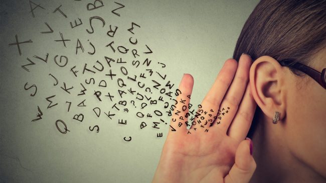 Lettere-che-entrano-in-un-orecchio Ascolto Attivo